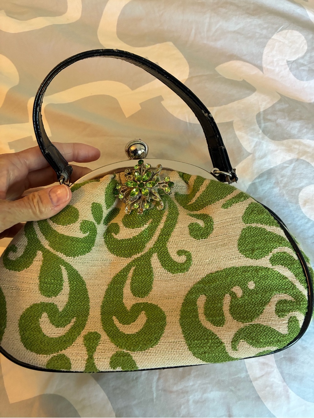 Green Scroll-Pattern Jacquard Evening Clutch with Jeweled Clasp